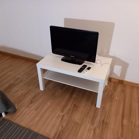3 Hebergements - Au 1Er Etage 1 Appartement 2 Pieces Et Au 2Eme Etage Un Logement De 2 Chambres Louees Separement Avec Coin Cuisine Et Toilettes A Partager- Dans Pavillon Au Pied Du Rer B A 5 Minutes De Paris Et 30 Mn Stade De France กาช็อง ภายนอก รูปภาพ