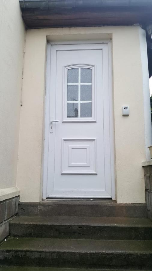 3 Hebergements - Au 1Er Etage 1 Appartement 2 Pieces Et Au 2Eme Etage Un Logement De 2 Chambres Louees Separement Avec Coin Cuisine Et Toilettes A Partager- Dans Pavillon Au Pied Du Rer B A 5 Minutes De Paris Et 30 Mn Stade De France กาช็อง ภายนอก รูปภาพ