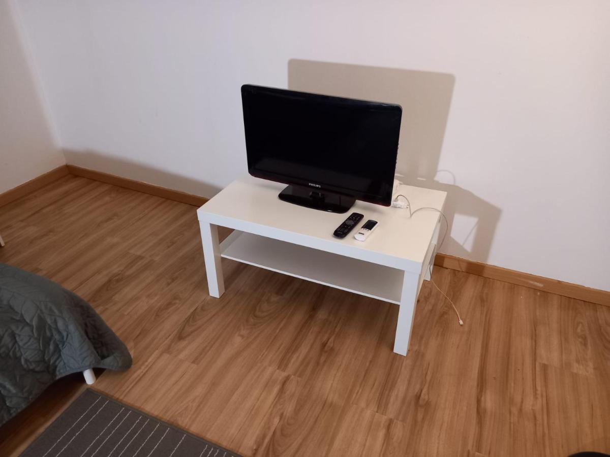3 Hebergements - Au 1Er Etage 1 Appartement 2 Pieces Et Au 2Eme Etage Un Logement De 2 Chambres Louees Separement Avec Coin Cuisine Et Toilettes A Partager- Dans Pavillon Au Pied Du Rer B A 5 Minutes De Paris Et 30 Mn Stade De France กาช็อง ภายนอก รูปภาพ