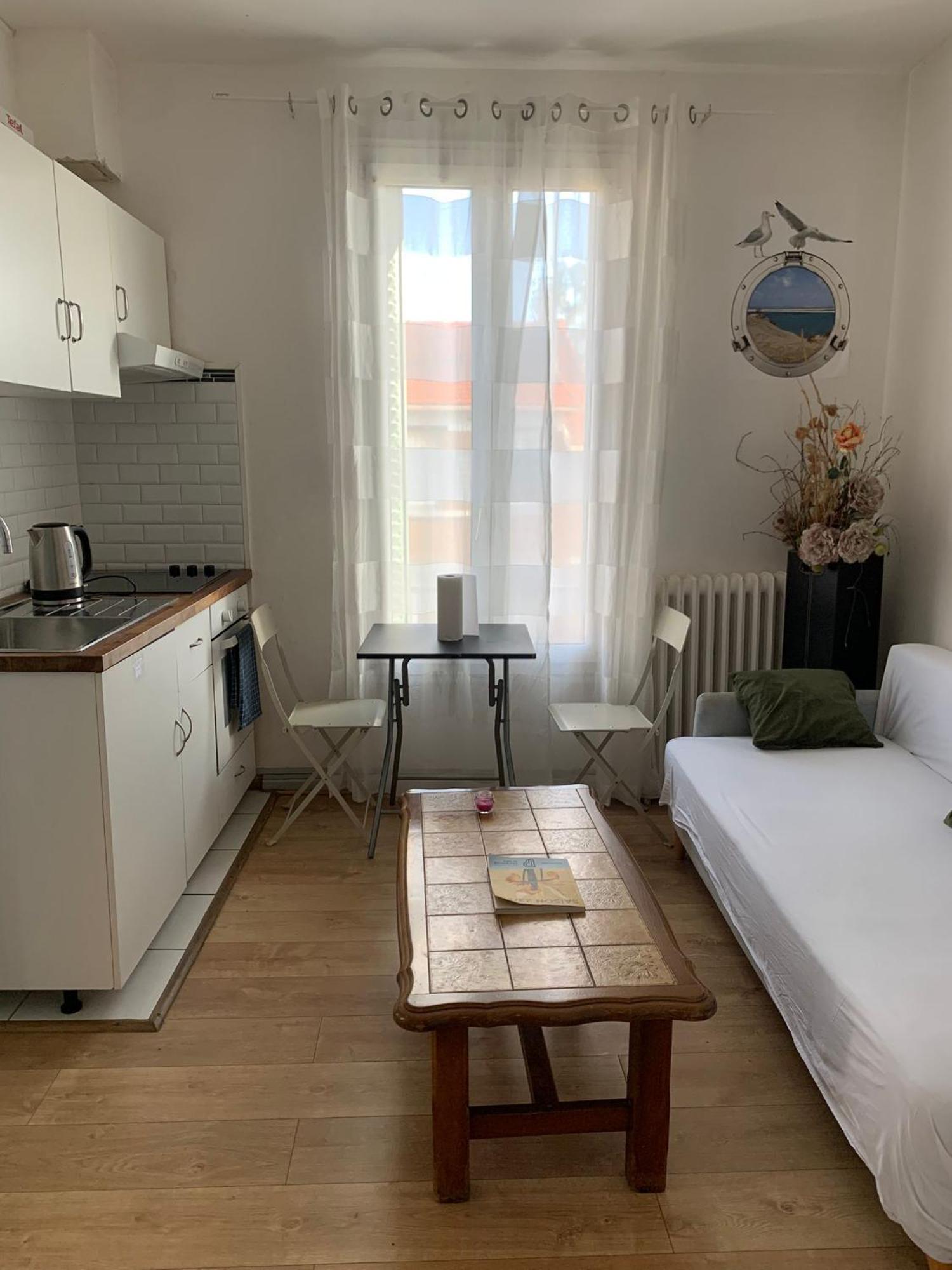 3 Hebergements - Au 1Er Etage 1 Appartement 2 Pieces Et Au 2Eme Etage Un Logement De 2 Chambres Louees Separement Avec Coin Cuisine Et Toilettes A Partager- Dans Pavillon Au Pied Du Rer B A 5 Minutes De Paris Et 30 Mn Stade De France กาช็อง ภายนอก รูปภาพ
