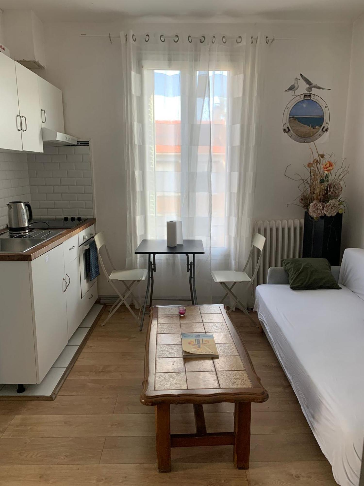 3 Hebergements - Au 1Er Etage 1 Appartement 2 Pieces Et Au 2Eme Etage Un Logement De 2 Chambres Louees Separement Avec Coin Cuisine Et Toilettes A Partager- Dans Pavillon Au Pied Du Rer B A 5 Minutes De Paris Et 30 Mn Stade De France กาช็อง ภายนอก รูปภาพ