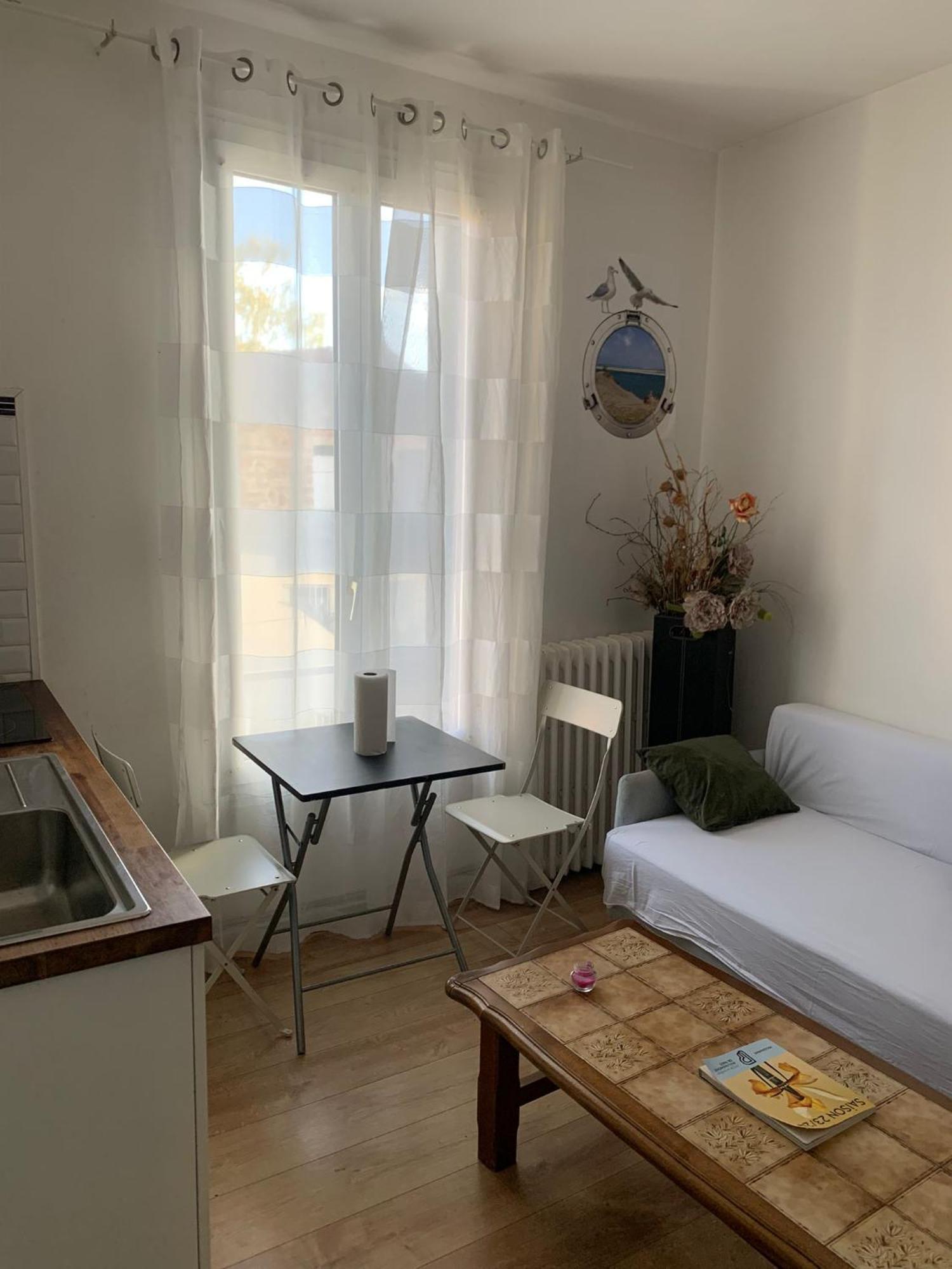 3 Hebergements - Au 1Er Etage 1 Appartement 2 Pieces Et Au 2Eme Etage Un Logement De 2 Chambres Louees Separement Avec Coin Cuisine Et Toilettes A Partager- Dans Pavillon Au Pied Du Rer B A 5 Minutes De Paris Et 30 Mn Stade De France กาช็อง ภายนอก รูปภาพ